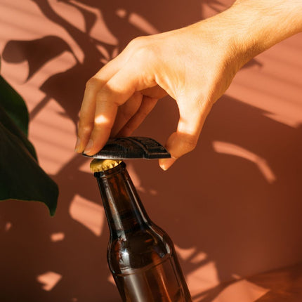 Iman abrebotellas Jurassic Park